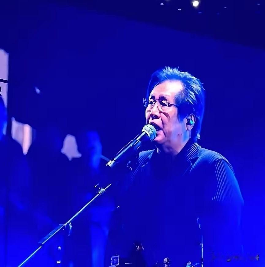 郑智化说出“文明跟野蛮永远没办法沟通”这句话时，则意味着他凉了。记得在1992年