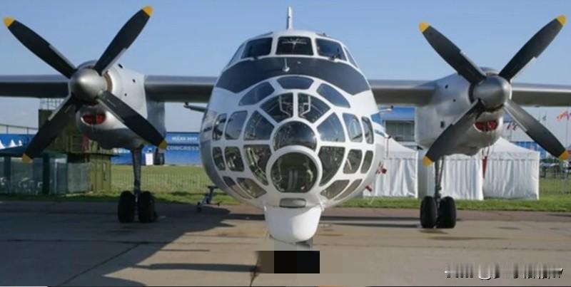 安-30并不是一款运输机，实际上它是苏联安东诺夫设计局上世纪六十年代在安-26运