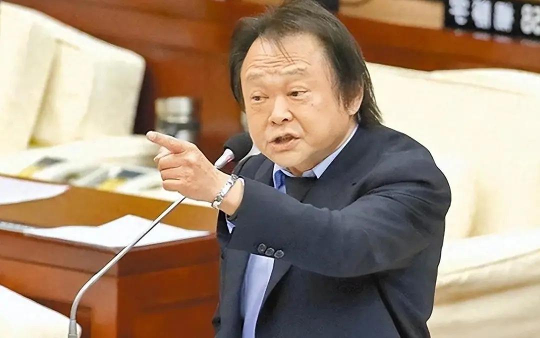 王世坚又说废话了，王世坚对大陆这次又惩罚台湾两名台独首要分子，又开始乱说了。