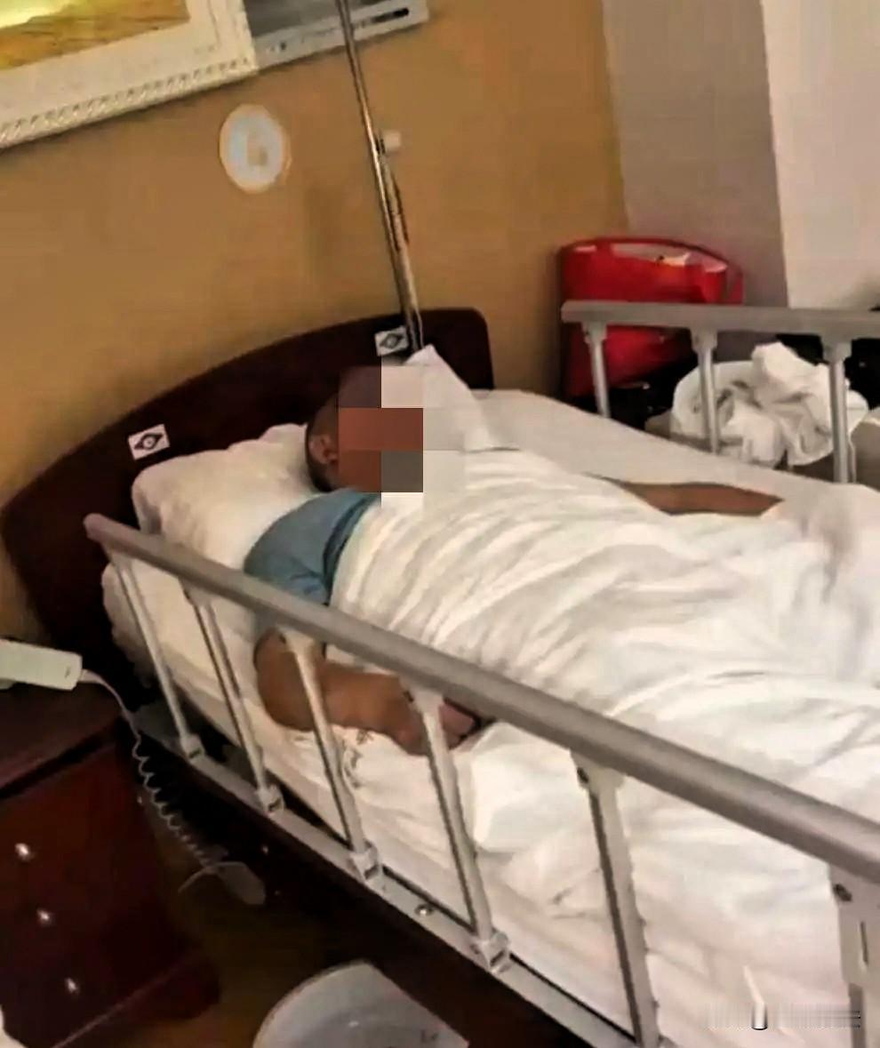 河南郑州，一男子取现170万，刚出银行，被一歹徒抢劫，歹徒砸他脸上，一把抢走装