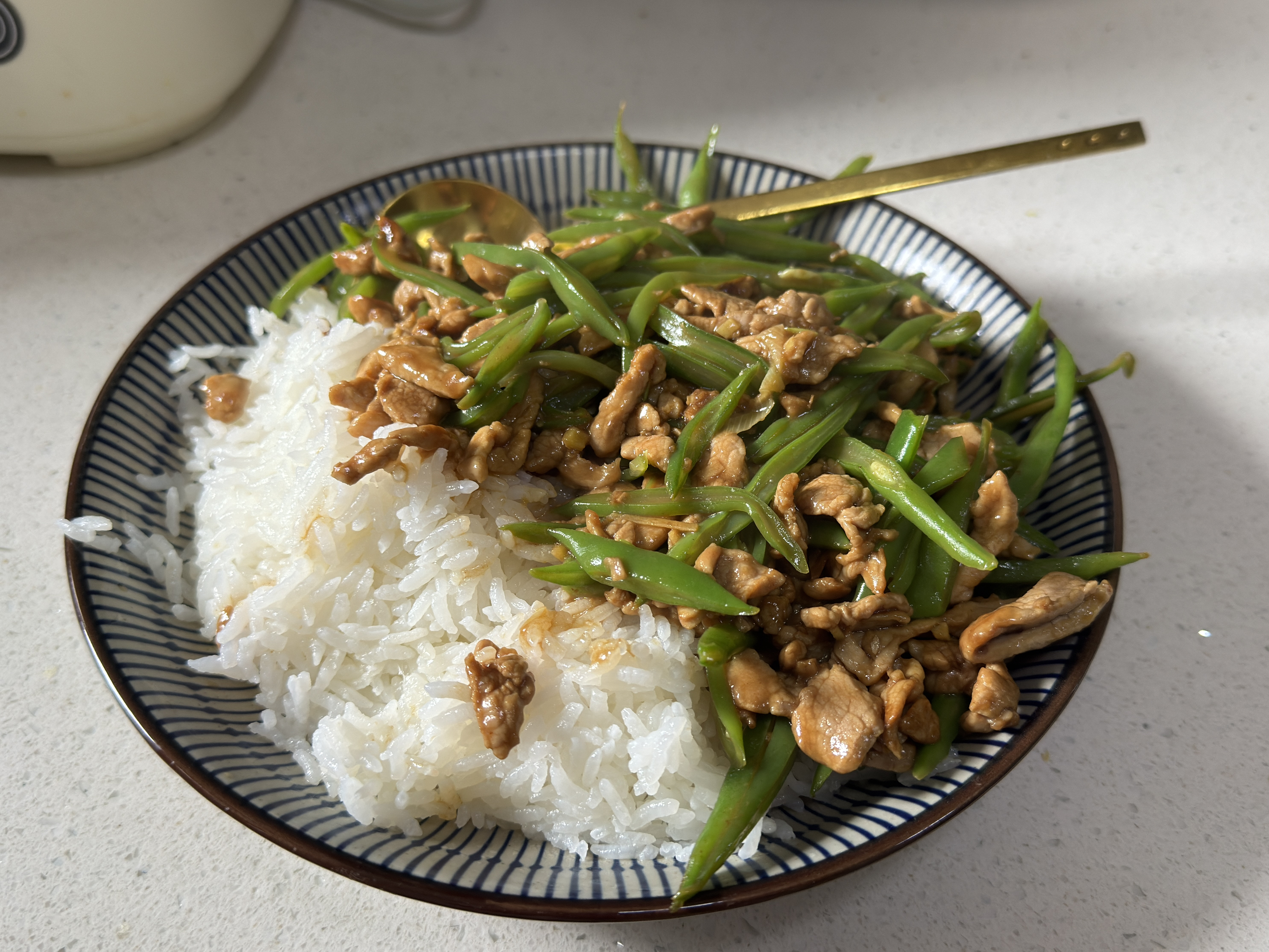 午饭打卡豆角2.5块+猪里脊6块减脂餐生活手记
