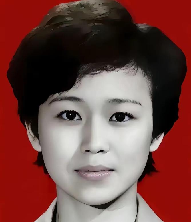 中国共产党的优秀党员，新时代革命军人的杰出代表，中国人民解放军原昆明军区某部原卫