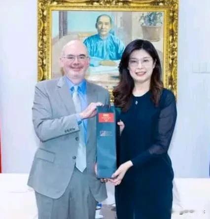 国民党新任党主席郑丽文的外交起手式！郑丽文正式接任党主席后，在国民党中央党部已经