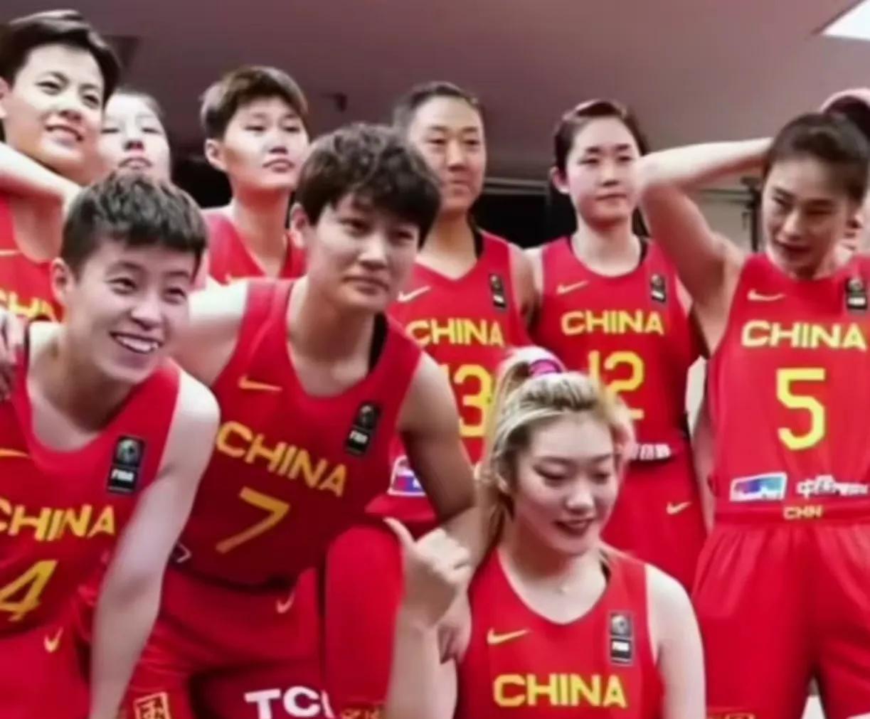 太丢人了！女篮在自己家门口止步四强，回家吧，张茹+李缘+黄思静，都回家吧，以后别