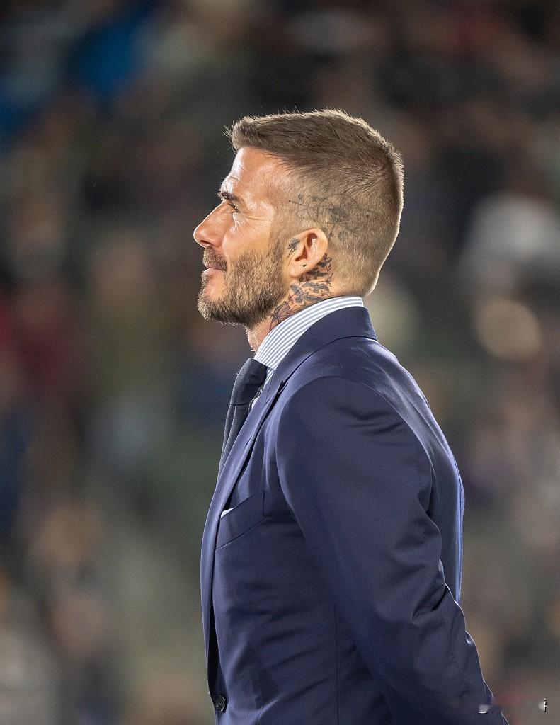 再有钱再有能力的人也逃不过孩子的债。万人迷贝克汉姆和维多利亚俩人都是在各自领域