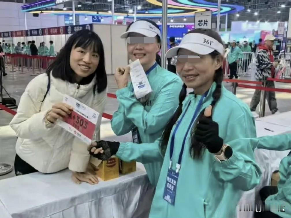 张水华心里苦啊，今天自己家门口的福州马拉松她没参加，可能是轮到自己值班没法报