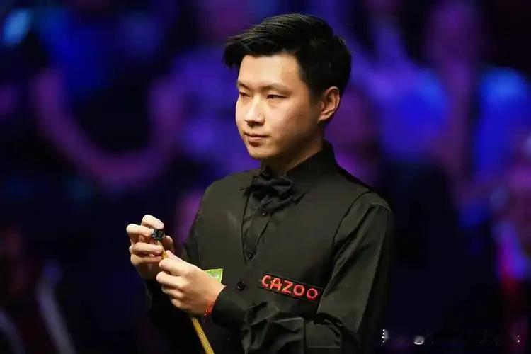 赵心童前面表现的是好是坏都不影响他新赛季最大的目标，那就是斯诺克大师赛夺冠达成大