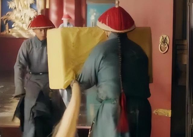 古代帝王后妃"如厕"背后：不是荒诞，是把权力做到了极致皇帝上厕所是什么样子？