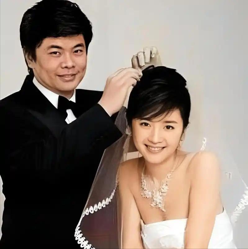 2004年，亿万富翁丁健跟媳妇摊牌：给你一个亿，离婚吧，我外头有人了，爱上别人