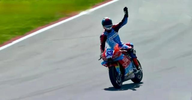 中国摩托车在世界上最高级别的比赛里，又往前迈了一大步。今年四月中，世界超级摩