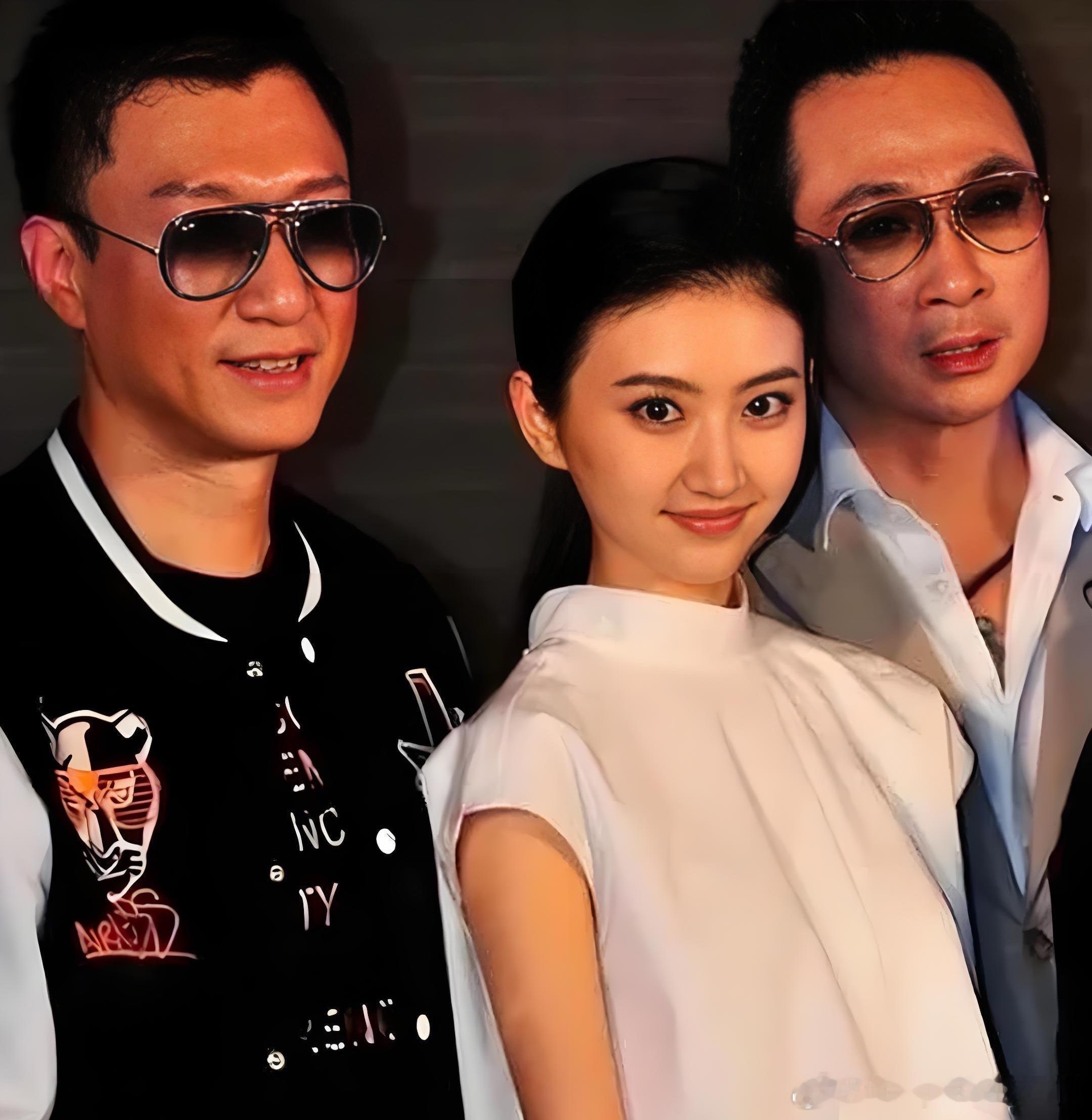 孙红雷在2011年拿到剧本，一看女主是景甜，配角是金喜善和吴镇宇，就直接拒绝了。导演说，片酬加到12