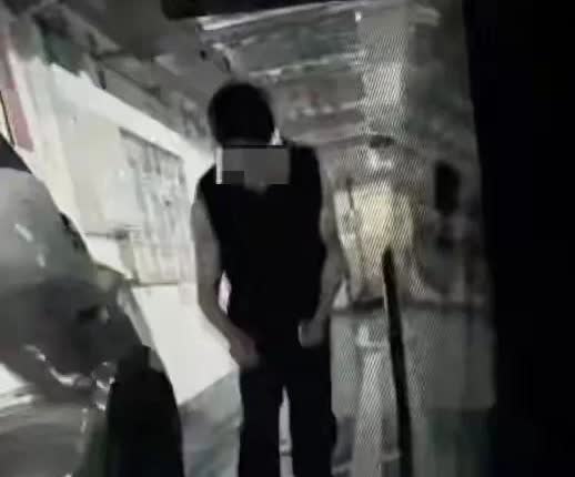 因为停车位问题，夜里洒钉子，方法不可取，有理也说不清了！广西南宁微信群的视显