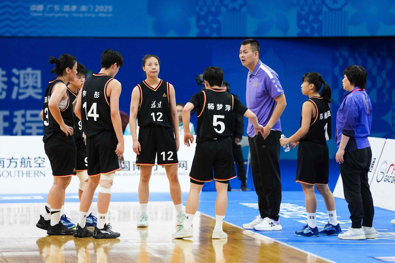 全运会U22女篮八强已出！重庆U22由女篮名宿丛学娣带队！小组赛全胜战绩的