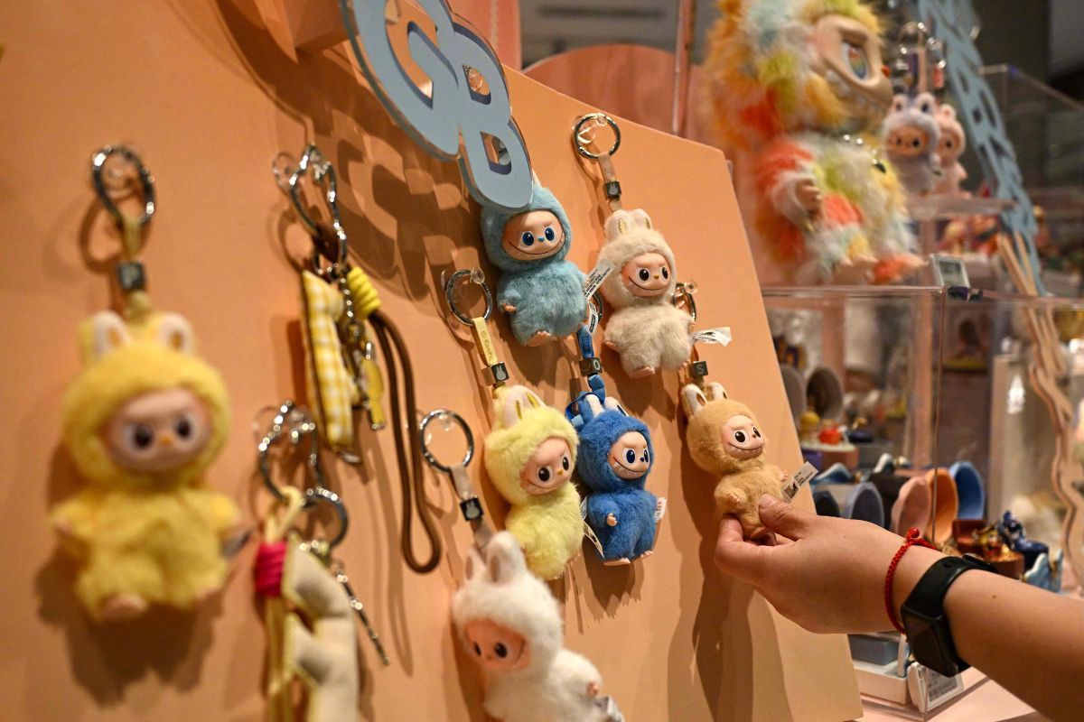 #拉布布登上俄罗斯热词榜#【俄罗斯团体评年度热词　“拉布布”上榜】临近岁末，俄罗