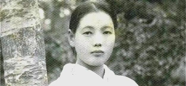1945年，中国远征军在缅甸意外俘获十余名日军溃兵，团长原欲处决所有战俘，然而战