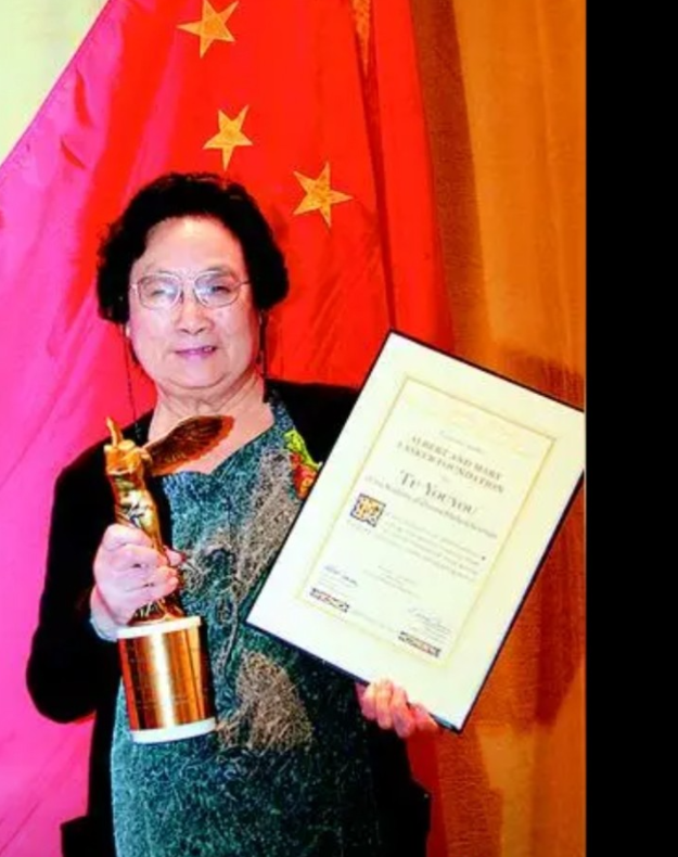 中国人民最期待的是诺贝尔物理学奖，化学诺奖和医学类诺奖，至于文学奖对中国人来说没