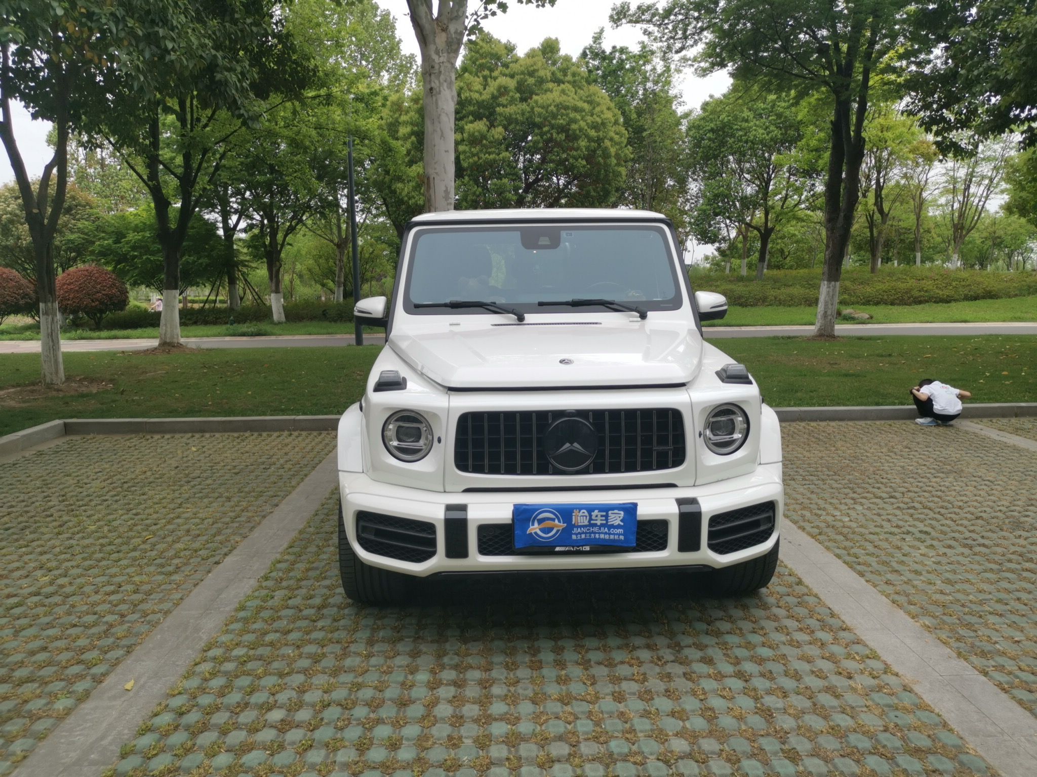 手握110万，买全新的仰望U8？还是提这辆开了六年的奔驰G500？