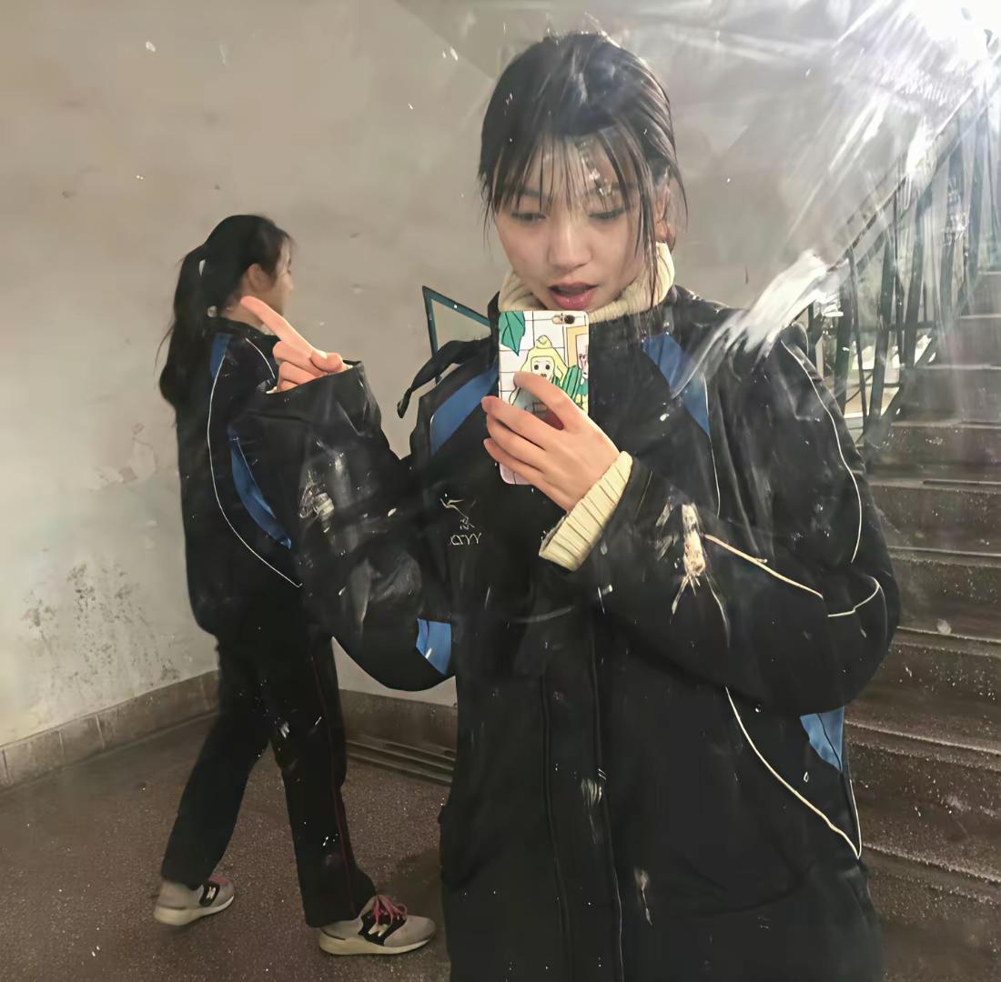 易梦玲初高中旧照曝光，原来在学生时代就是校花级别的存在！