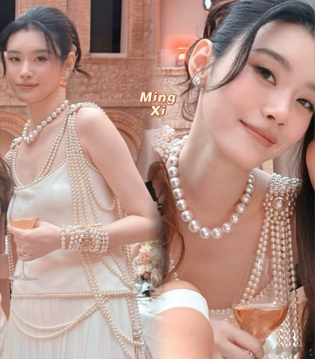 奚梦瑶婚礼珍珠造型，更多细节图！这条项链据说是四太的，她年轻时有戴过，珍藏了很多