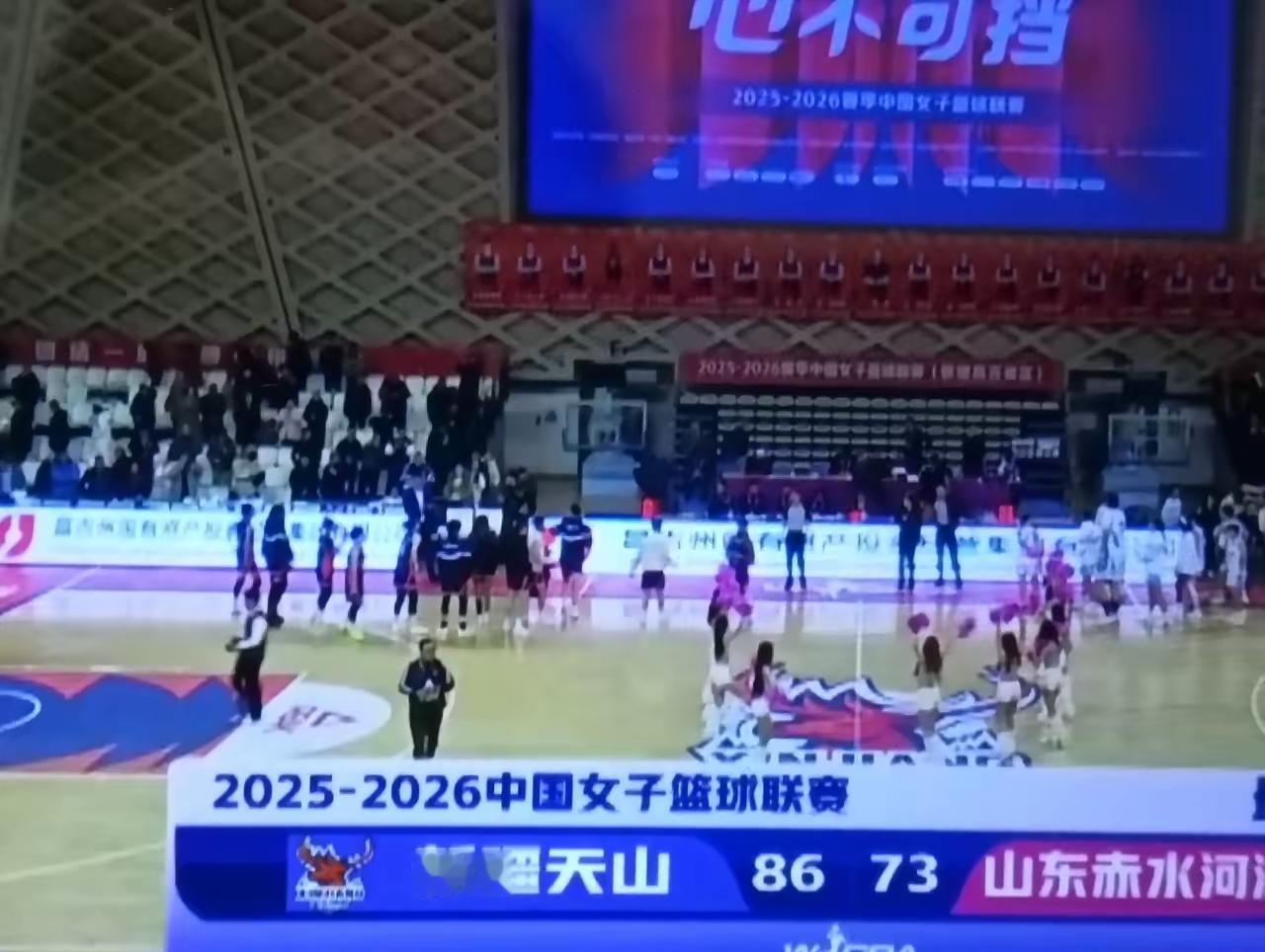 WCBA山东女篮客场73：86不敌新疆，止步三连胜。山东输球输的不冤，教练战术