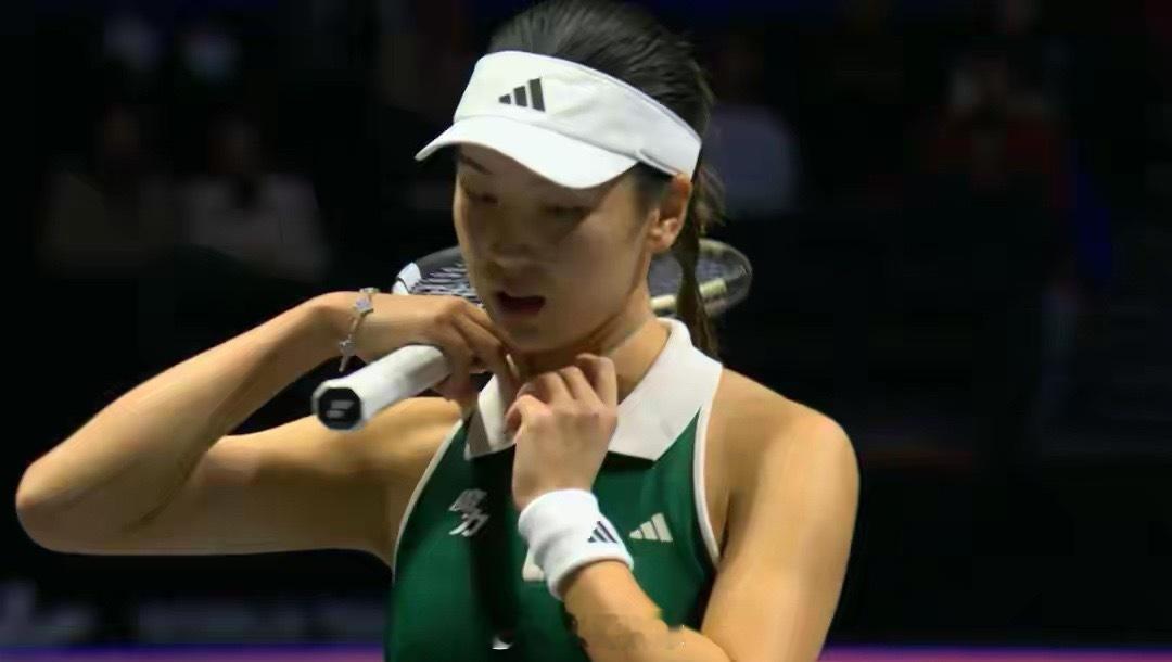 有“中国莎娃”之称的00后金花王欣瑜，在首届WTCC世界网球洲际对抗赛中爆冷，以