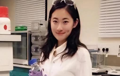 “我宁愿在美国住下水道，翻垃圾！也不想回到该死的中国！”2022年一位清华神童，