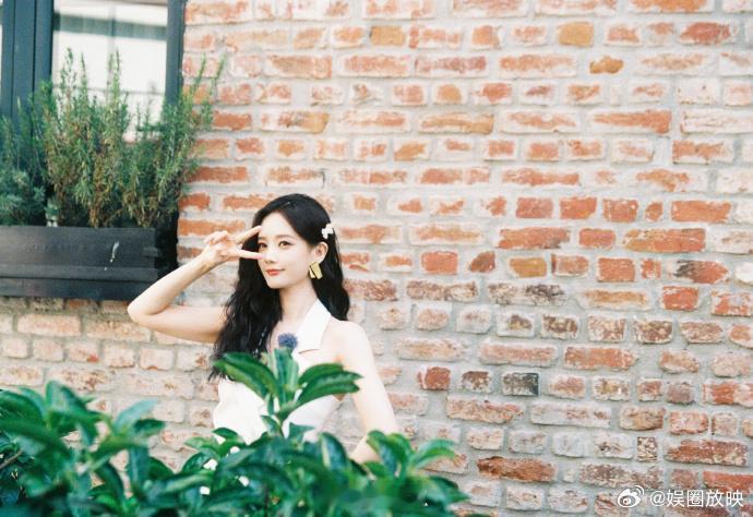 李一桐9年了还没记住词李一桐「哒哒哒之歌」焊死9年人设传奇，从出道综艺到2025