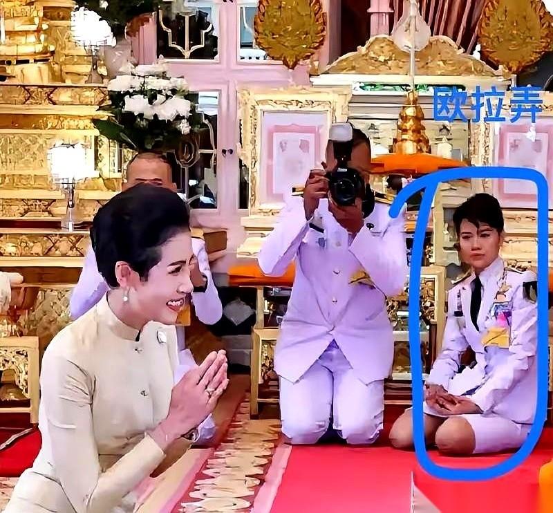 都说苏提达最大的对手是诗妮娜，所有人的眼睛都死死盯着这两个女人。结果，棋盘直接