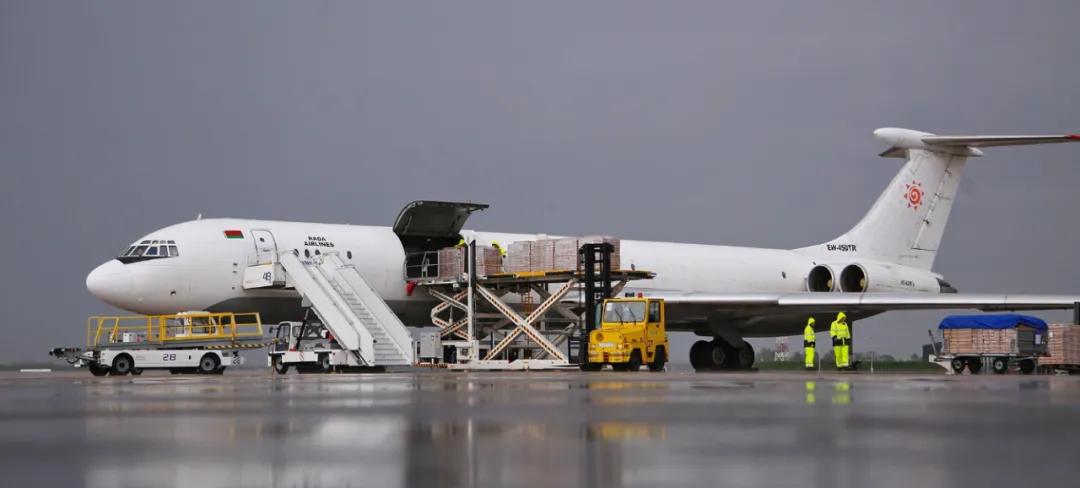 全世界最老的客机/货机。伊尔-62这是上世纪60年代苏联航空工业的骄傲。也是