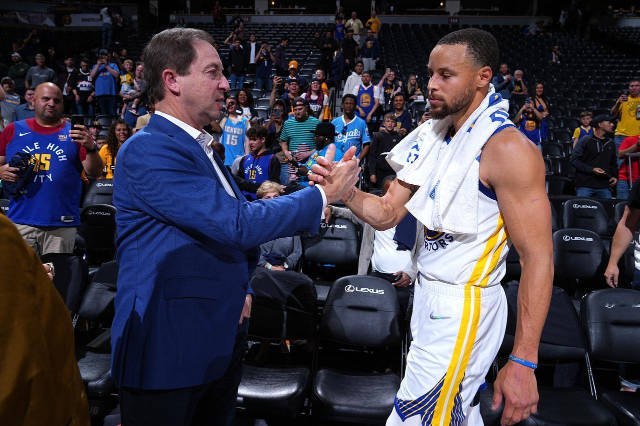 不是空穴来风！名记曝近期多队询价库里！近日，NBA知名记者SamAmick在