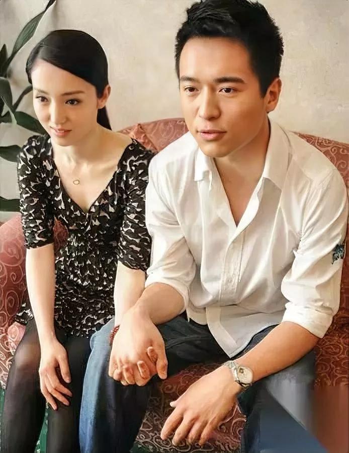 董璇这步棋走太险！离婚后人生竟大反转？章泽天用格局稳坐豪门女主人，董璇却