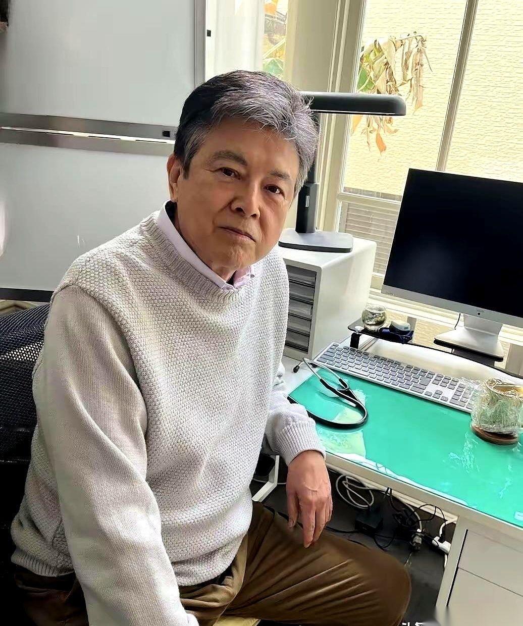 我跟你讲，男人上了年纪，最怕的不是皱纹，是油腻。那种由内而外、彻底放弃管理的油