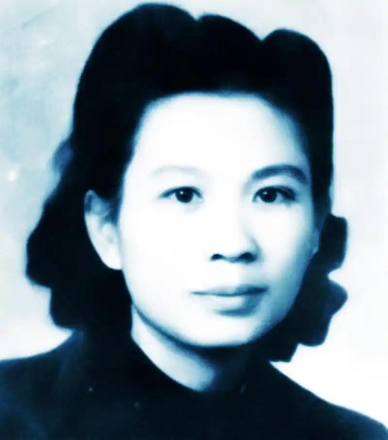 1949年，渣滓洞大屠杀中，盛国玉在枪响前倒地装死，不久，特务进来补枪，谁料，他