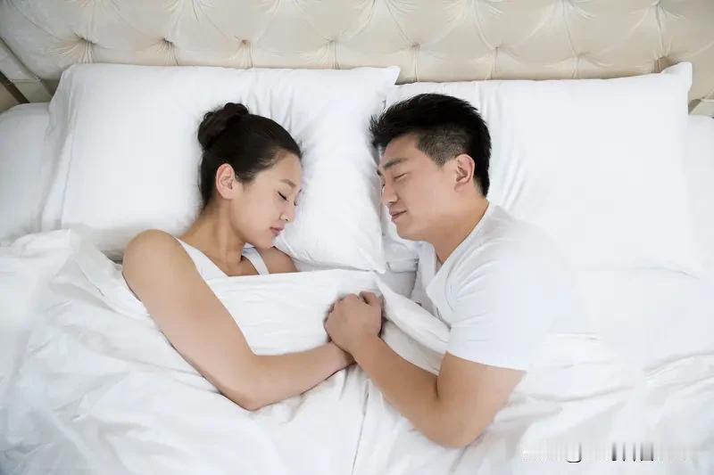 如果你和老公分房睡,你会后悔吗?和老公分房睡，后不后悔还真不好说。有43岁的全