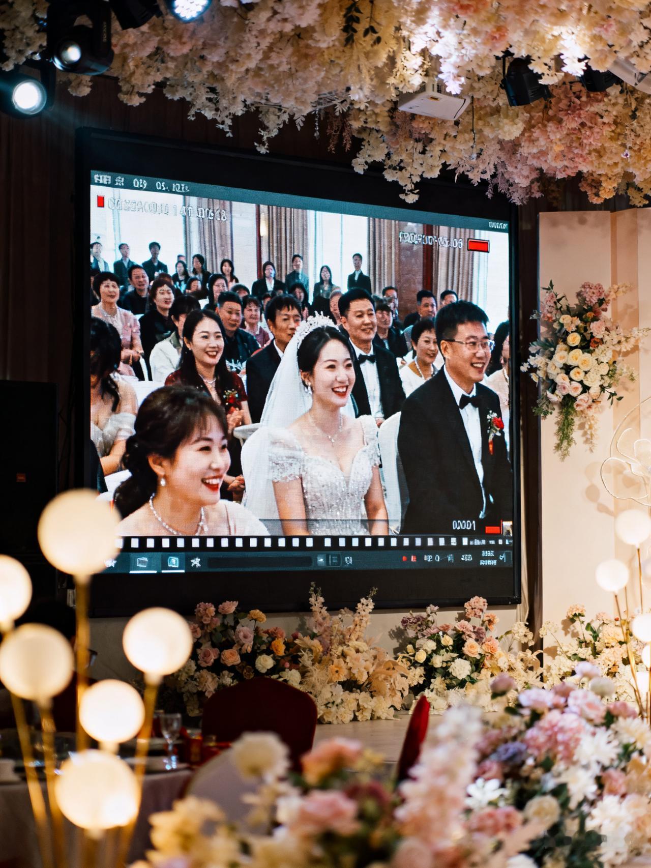 结婚镜头变监控，新娘的痛谁能懂？近日，安徽合肥的胡女士遇到了一件糟心事，1