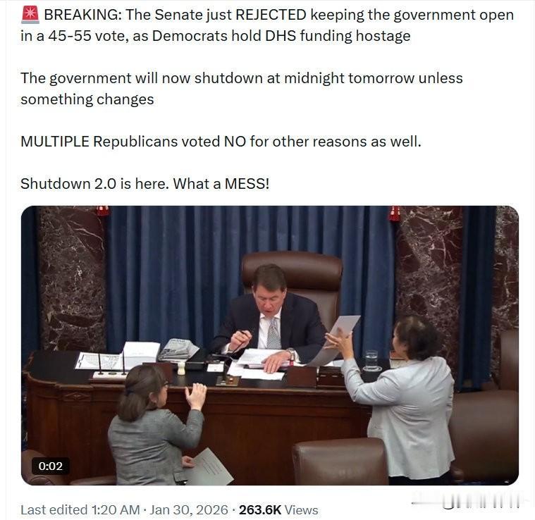 突发新闻：参议院刚刚以45票对55票否决了维持政府运转的法案，民主党人以此要挟国