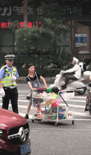 自强不息的好姑娘！[玫瑰][赞]