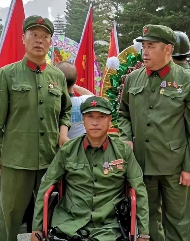 1996年，贵州一保安殴打一名失去双腿的三轮车司机。然而，当警察看到残疾司机的身