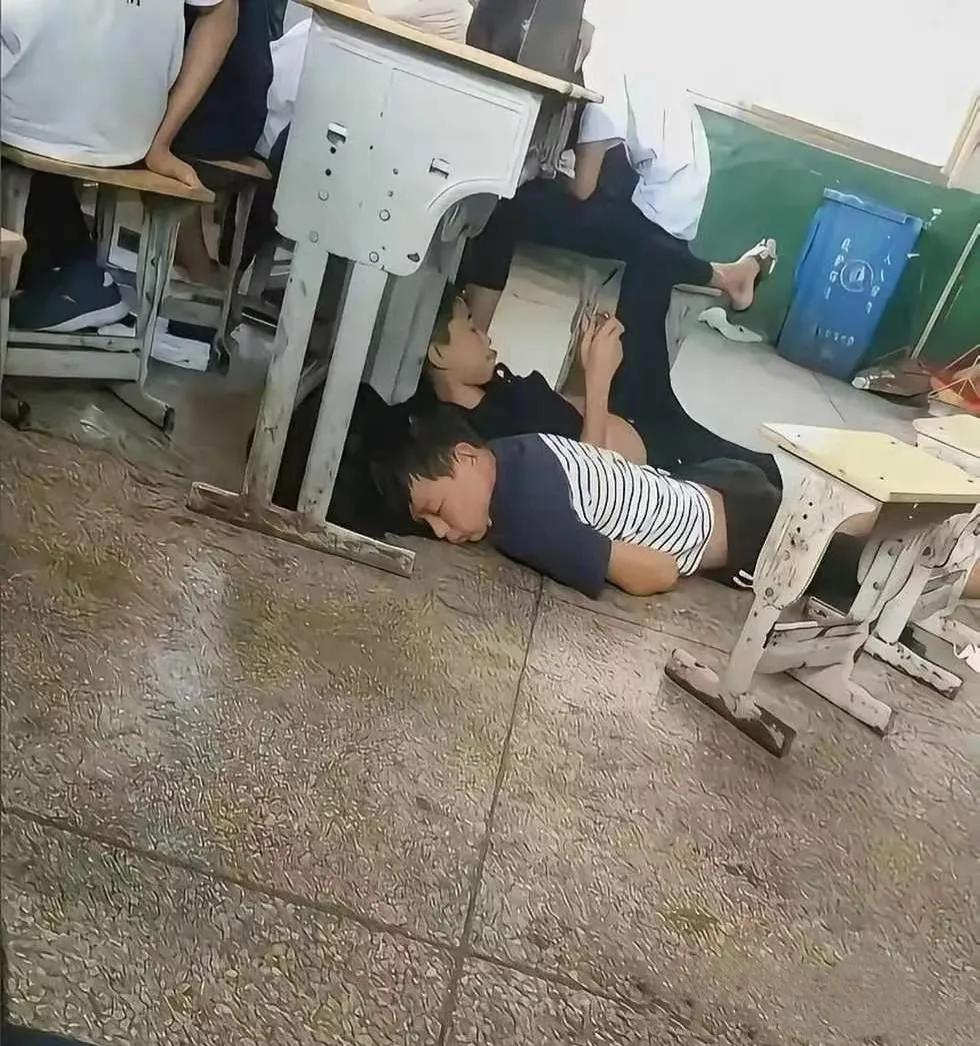 那些初中时垫底的捣蛋鬼，如今混得怎么样了？