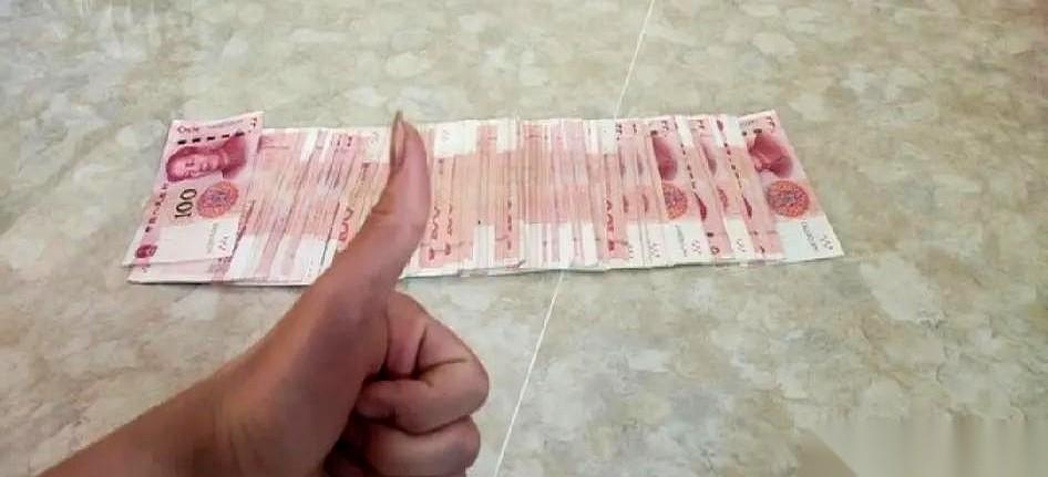 我算是明白了,网上那个什么“30万存款定律”,根本就是冲着我来的。字字句句,都