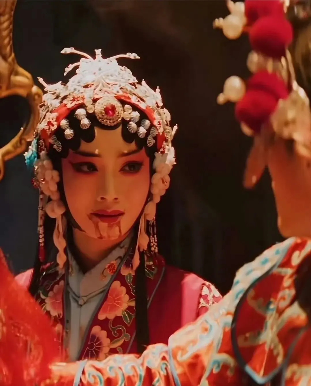 8粉真的什么热点都要蹭，迪丽热巴要是真的扮成这样适配吗？