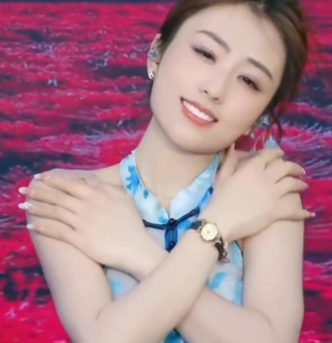 如果一个女人给不了你这些，就不要再爱了。中年女性情感观我表哥上周离婚了，结婚