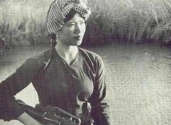 1975年，上百名美军惨死在越南美女特工阮文慧手下，美军悬赏10万未果，谁知4年