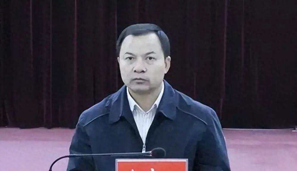 前县委书记出狱后经商？或存“期权腐败”风险山西柳林原县委书记出狱后像退休老干部