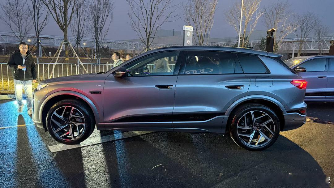 奥迪Q6Le-tron及sportbacke-tron双车焕新上市，价格看图