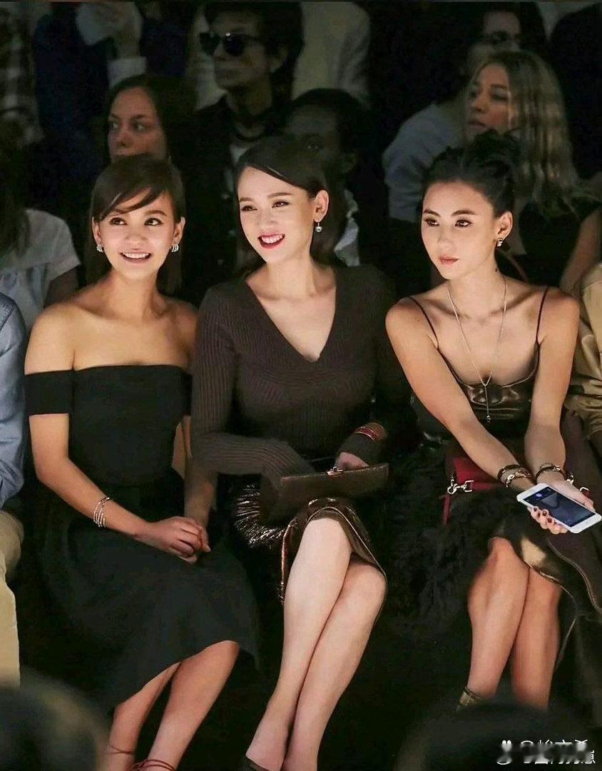 张柏芝颜值公认天花板，五官精致惊艳，气质清冷独特，岁月温柔以待，风华依旧，美到刻