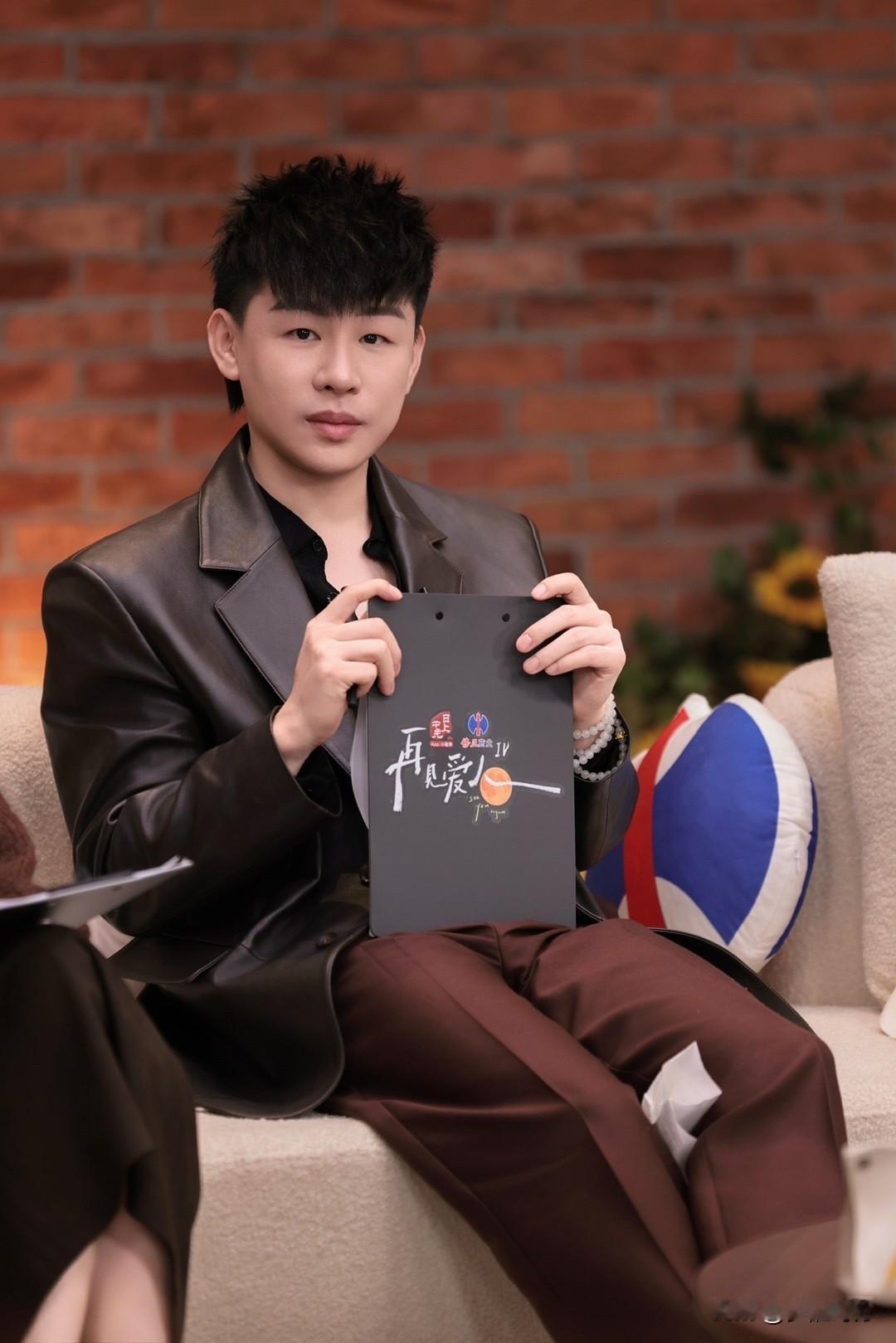 莫名有点心疼胡彦斌了他到底经历过什么啊？才会在录制《再见爱人》时，有这么