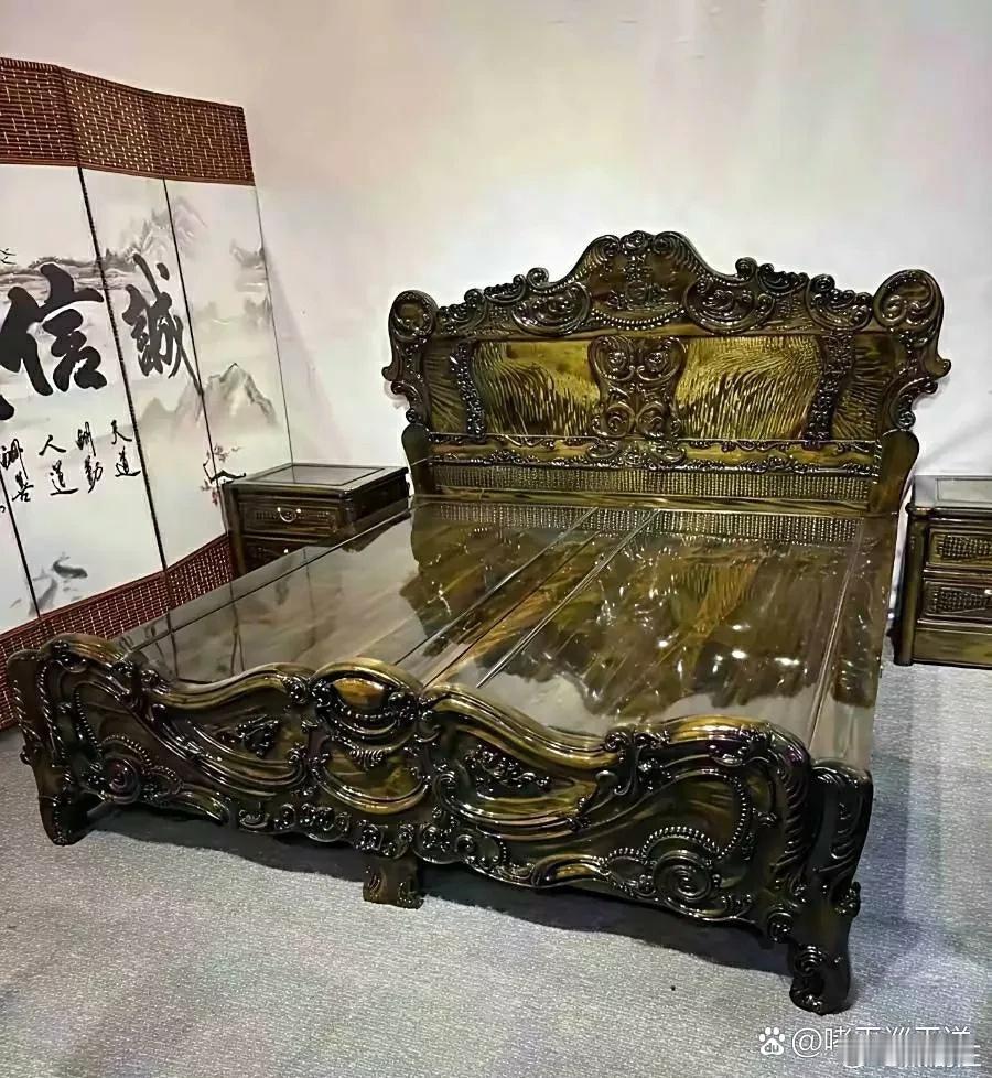 第一次看到金丝楠木的床，不知道价值多少钱