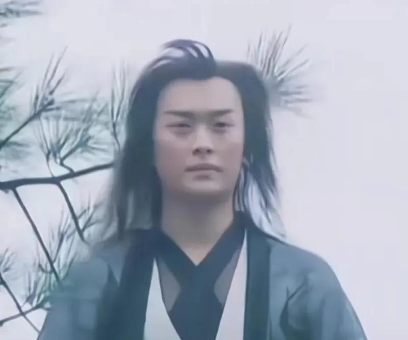 那个时候看还觉得男主发型仙气飘飘现在再看男主居然是杀马特主要还是脸帅能扛