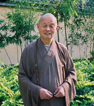 一位佛门高僧说：“不要去管任何人，即便是有血缘关系的亲人，也不要管，几十